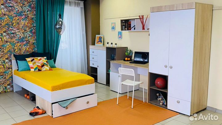 Стол письменный с тумбой