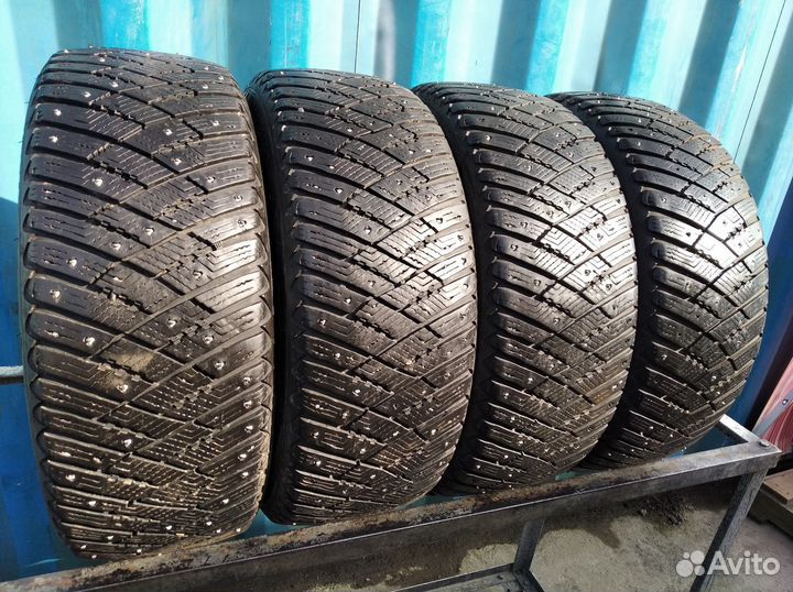 Goodyear Ultragrip Ice Arctic 205/60 R16 93R