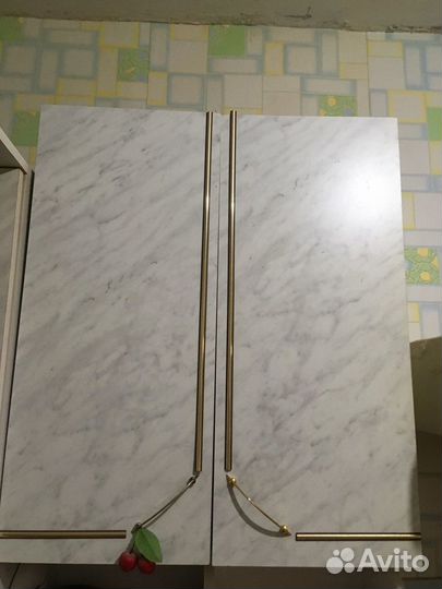 Кухонный навесной шкаф