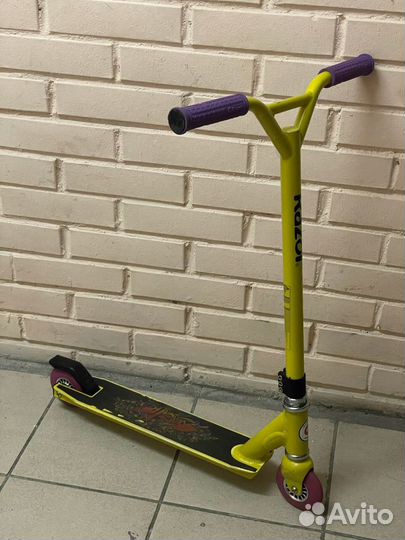 Трюковый экстремальный самокат от Razor