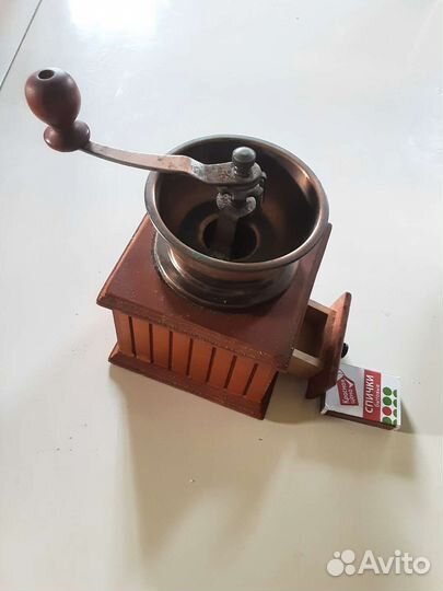 Классическая мельница для кофе ручная деревянная