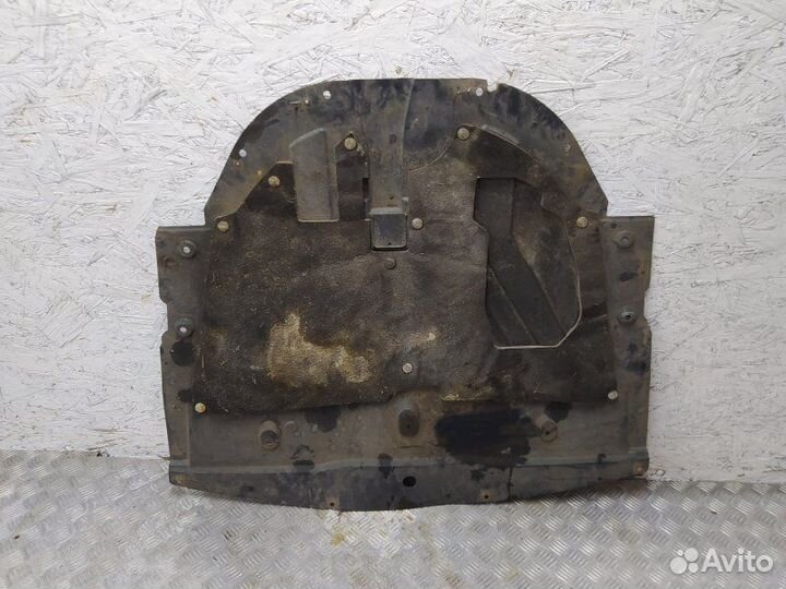 Б/У Б/У Защита двигателя Имеется трещина, дефект