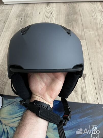 Горнолыжный шлем