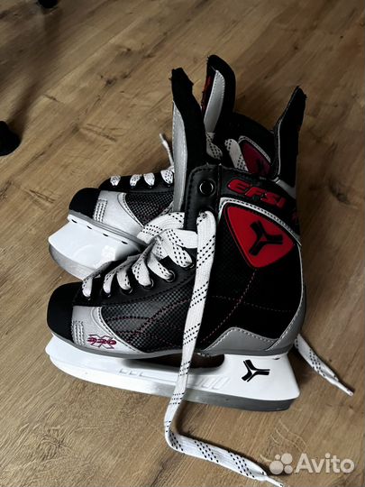 Коньки хоккейные детские 35 размер
