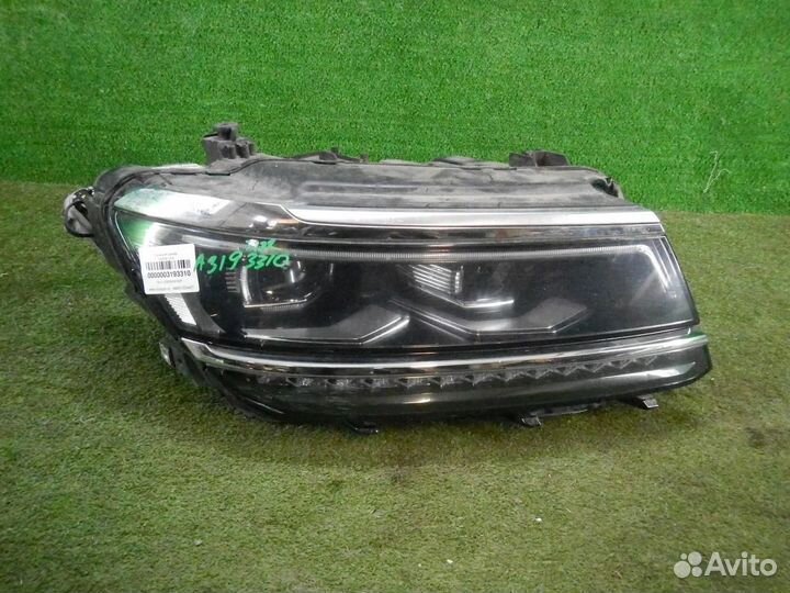 Фара правая Volkswagen Tiguan