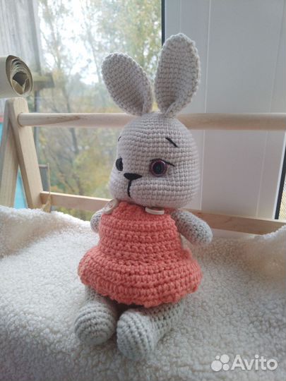 Вязаная игрушка, зайка. Ручная работа, в наличии