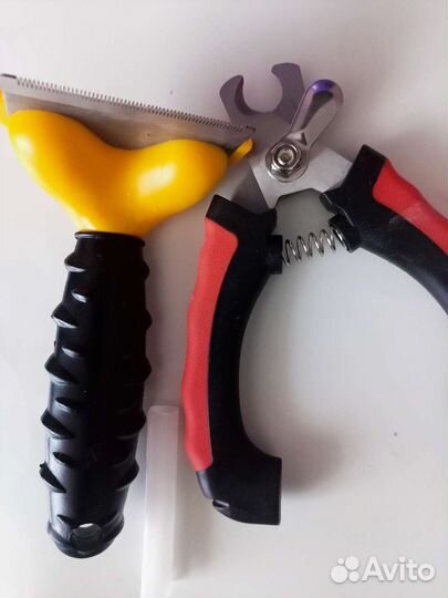 Когтерезка для мелких животных. И расческа