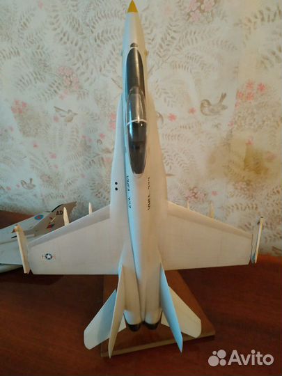 Деревянные модели самолетов (б/у)