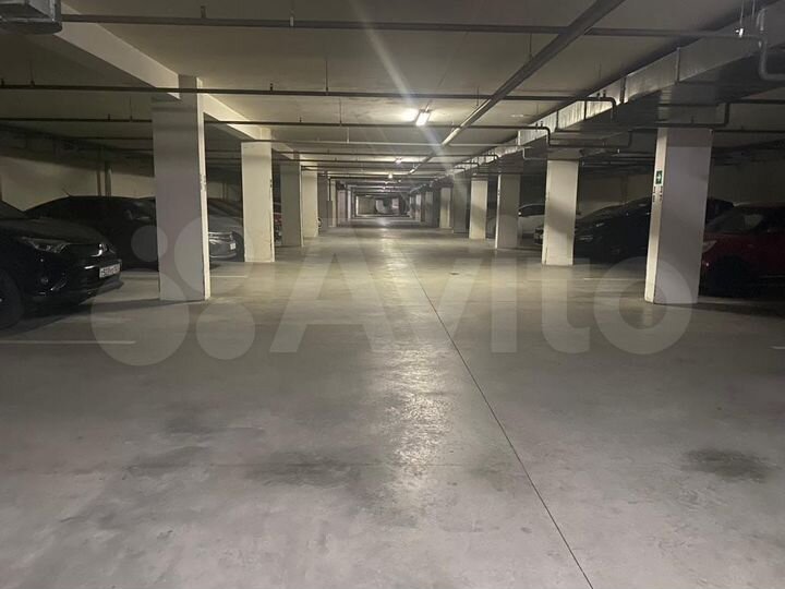 Машиноместо, 14 м²