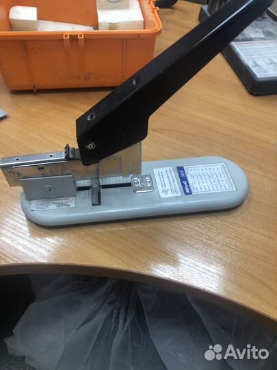 Степлер мощный