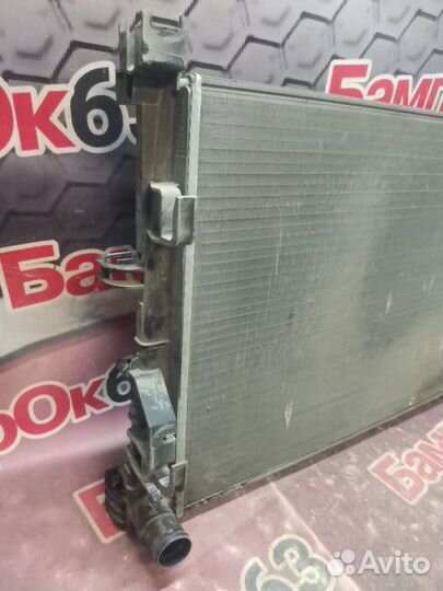 Радиатор охлаждения передний Renault Logan