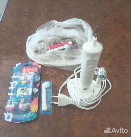 Зубная электрическая щетка Braun