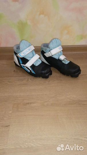 Лыжные ботинки