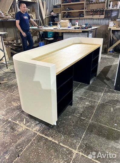 Стойка для музеев