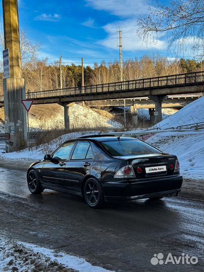 Toyota Altezza 2.0 AT, 1999, 300 000 км