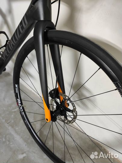 Шоссейный велосипед specialized Roubaix 56