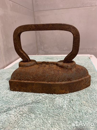 Утюг чугунный