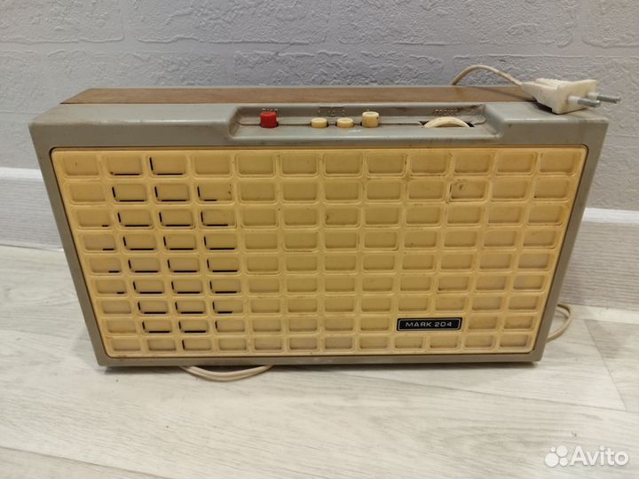 Приёмник трёхпрограммный 