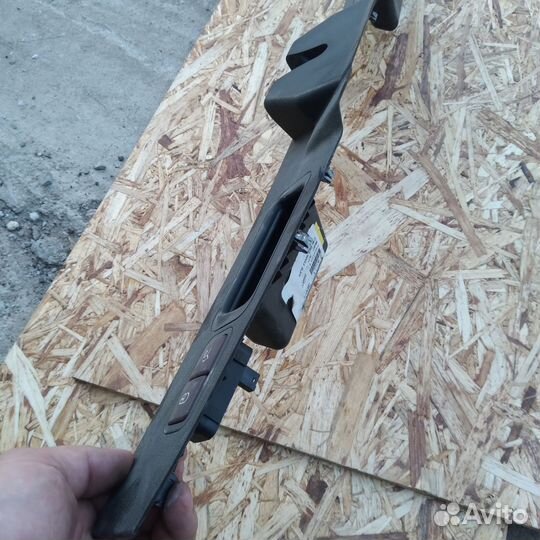 Панель крышки багажника Мерседес GL550