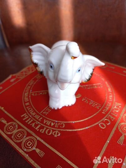 Статуэтка слон фарфор