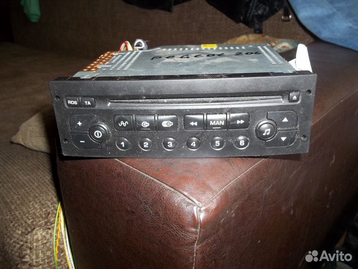 Штатная магнитола Пежо 206