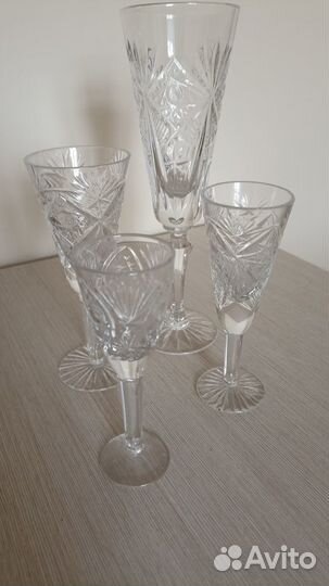Хрустальные бокалы и рюмки