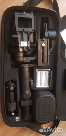 Трехосевой Zhiyun Tech Crane 2 V3