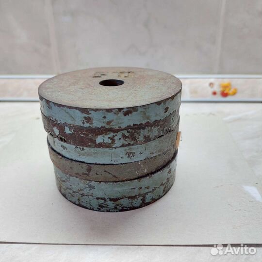 Диски для гантелей.Ракетка для бадминтона