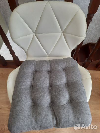 Продам стул б/у, для мастеров салона