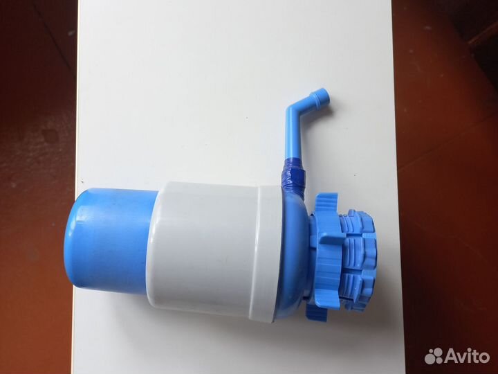 Бутыли 19л 4 шт + помпа