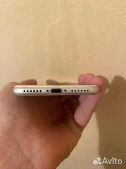iPhone 8, 64 ГБ