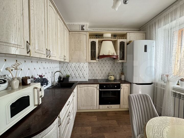 2-к. квартира, 60 м², 5/18 эт.