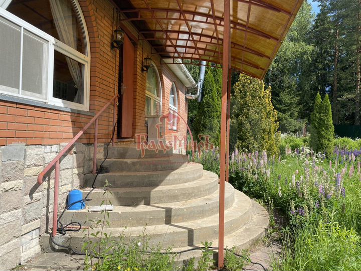 Дом 300 м² на участке 24 сот.