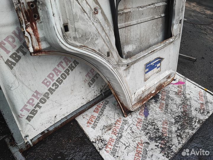 Мерседес Спринтер Дверь передняя Прав