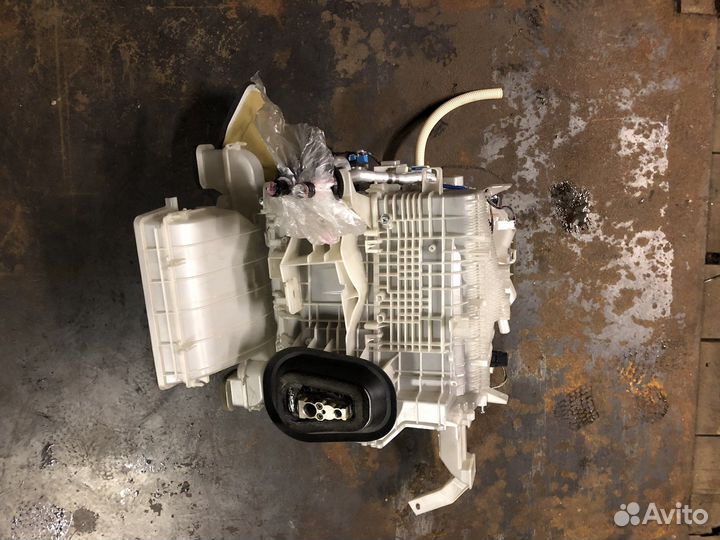 Продам запчасти на Lexus RX200T