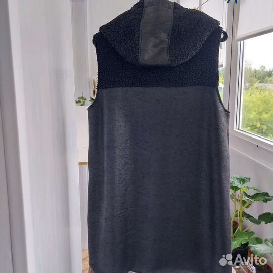 Безрукавка женская длинная