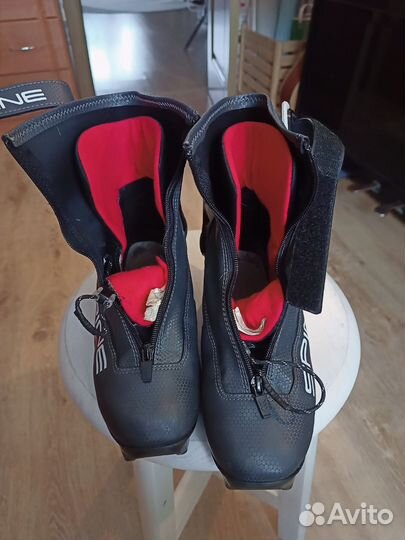 Лыжные ботинки коньковые spine