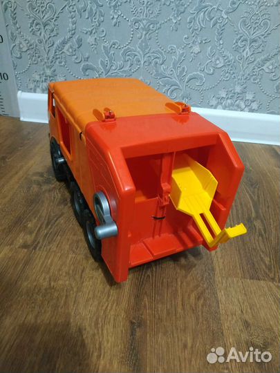 Игрушка мусоровоз