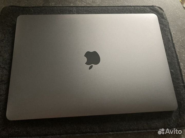 Apple MacBook Pro 13 2018 16/512/i5 как новый