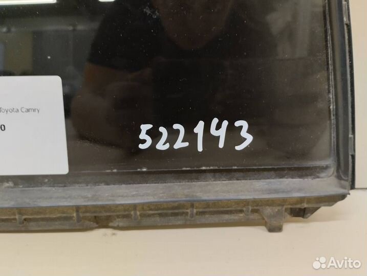 Стекло двери задней правой форточка Toyota Camry V