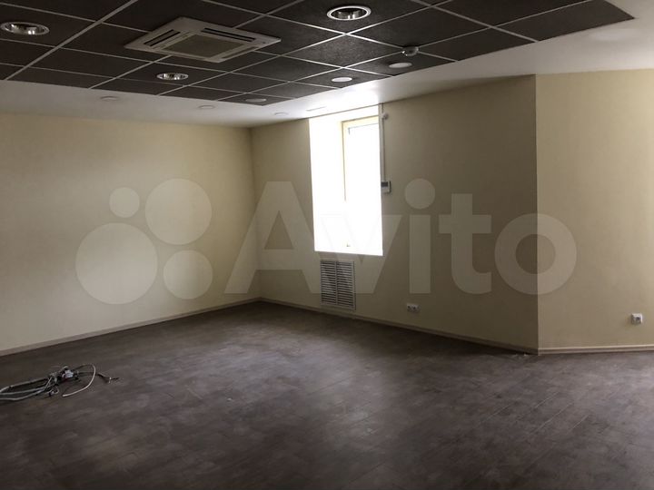 Торговая площадь, 70 м²