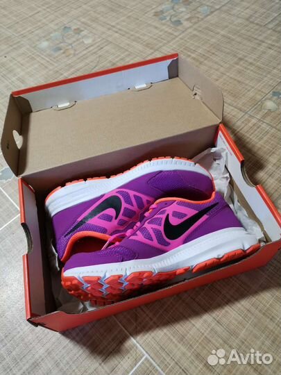 Кроссовки nike 35 размер