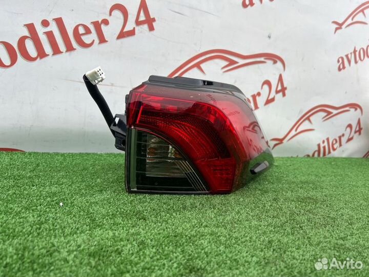 Фонарь Стоп-сигнал задний правый Toyota Rav4