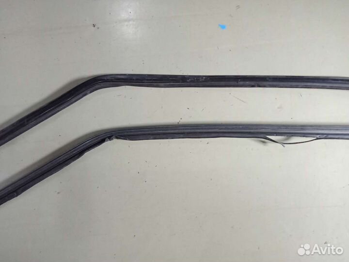 Молдинг крыши 5 дверей VW Golf 2