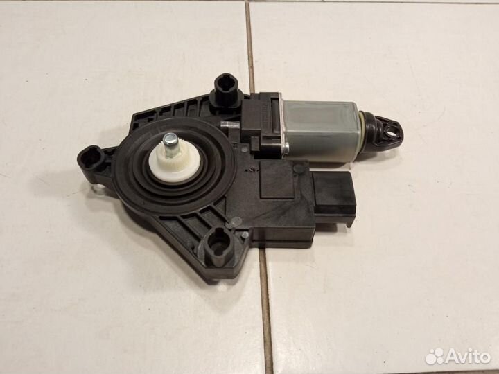 Моторчик стеклоподъемника BMW X3 G01