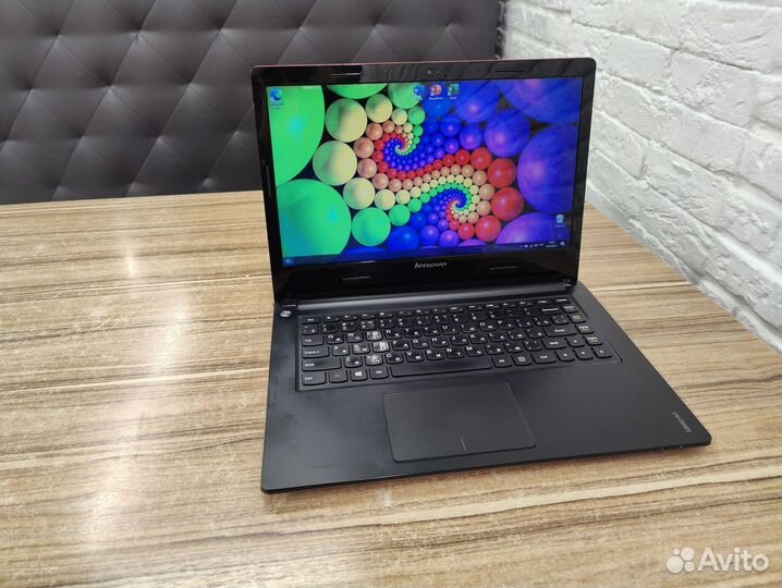 Быстрый ноутбук Lenovo Red