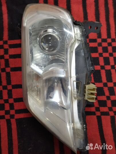 Фары головного света для Nissan Serena C26