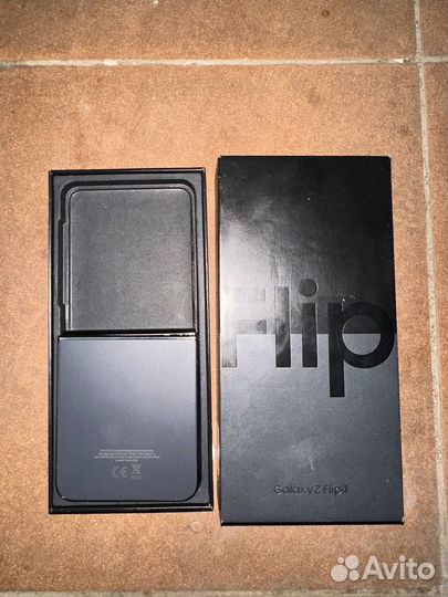 Samsung Galaxy Z Flip4, 8/256 ГБ