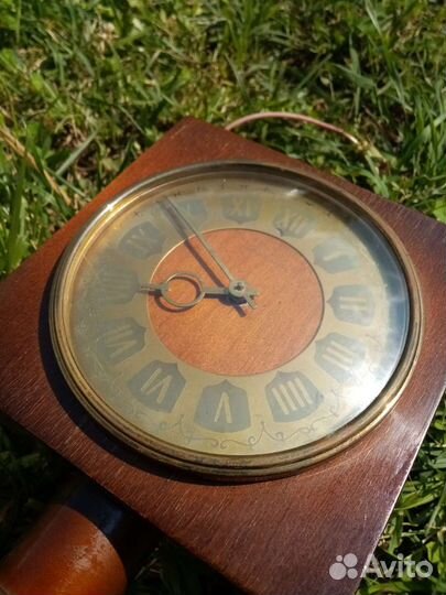 Часы настольные весна