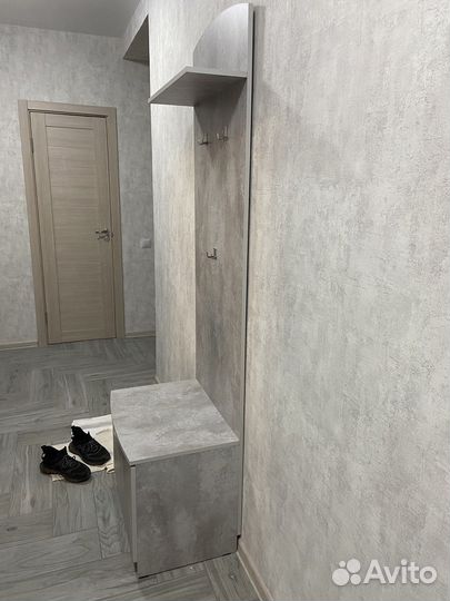 Вешалка напольная в прихожую